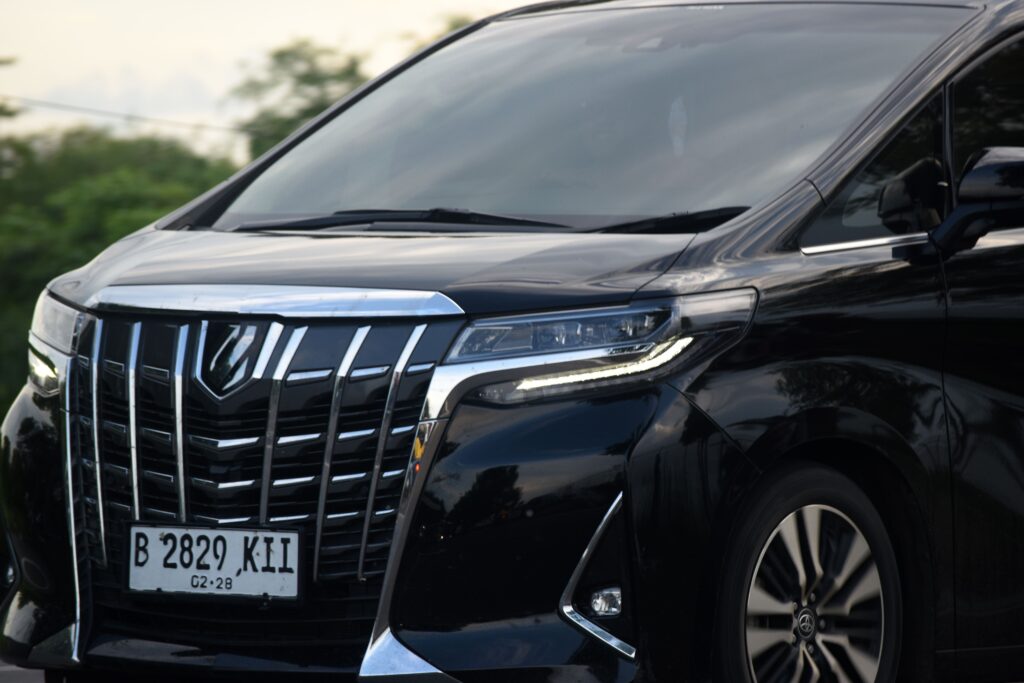 Perbedaan Toyota Alphard dan Toyota Vellfire, Serupa Tapi Tak Sama