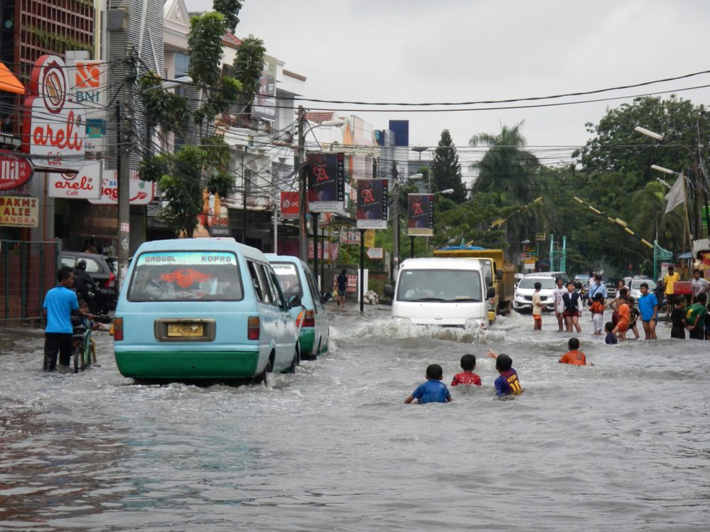 asuransi mobil kebanjiran, Menjelajah Banjir