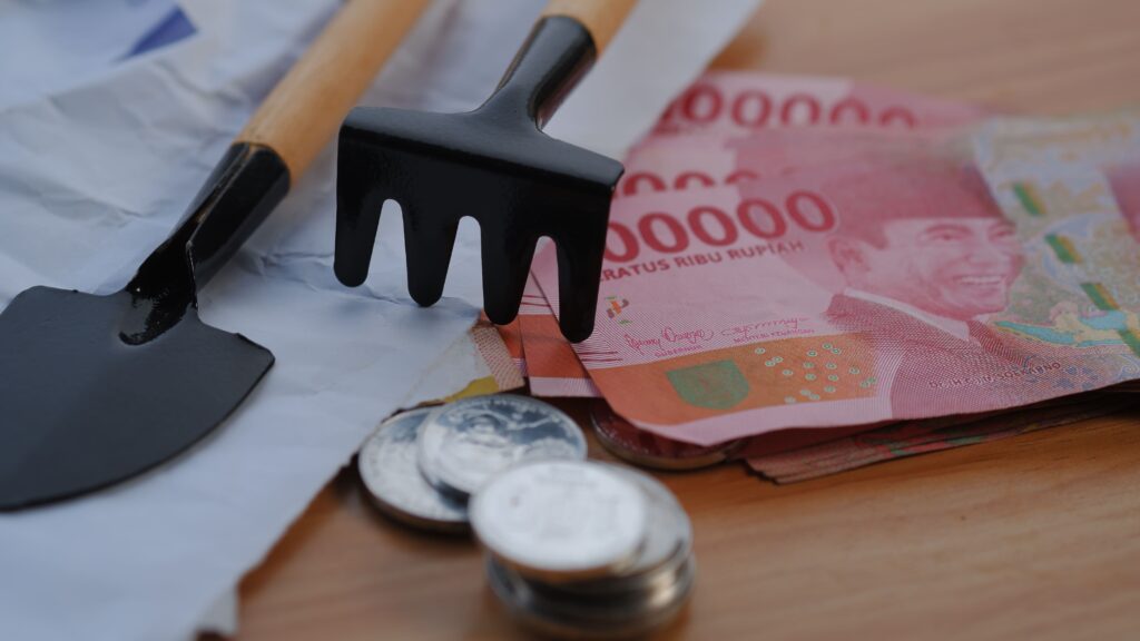 Menabung dan Investasi, Mana yang Harus Didahulukan?