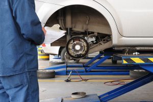 lupa menurunkan hand brake