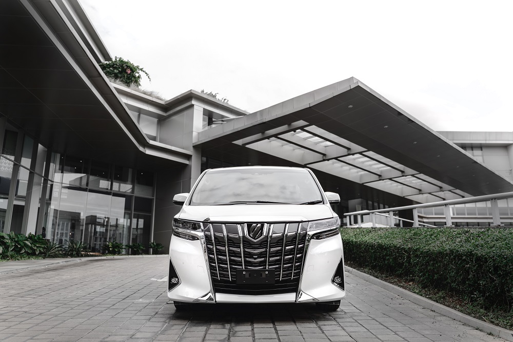 toyota alphard