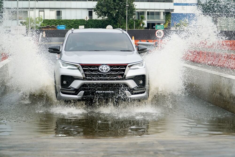 kredit toyota fortuner