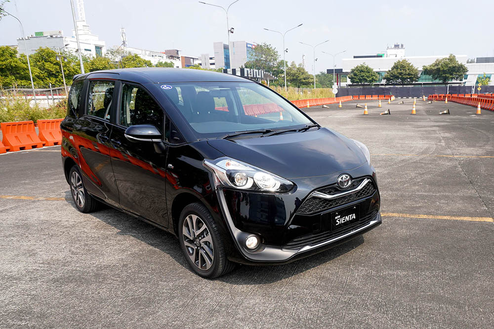 toyota sienta