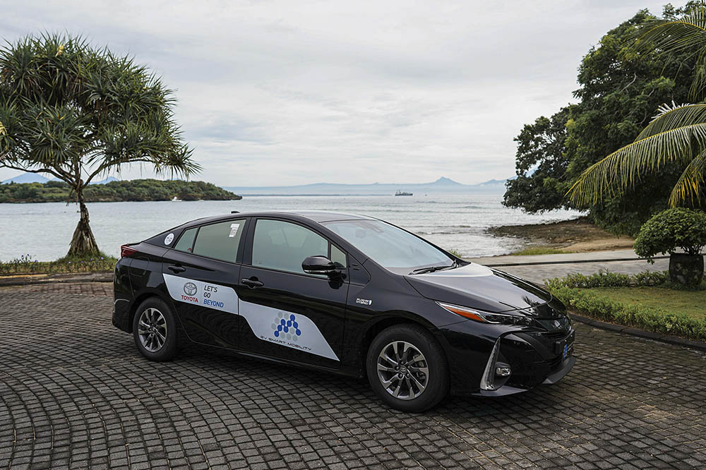 toyota prius PHEV 