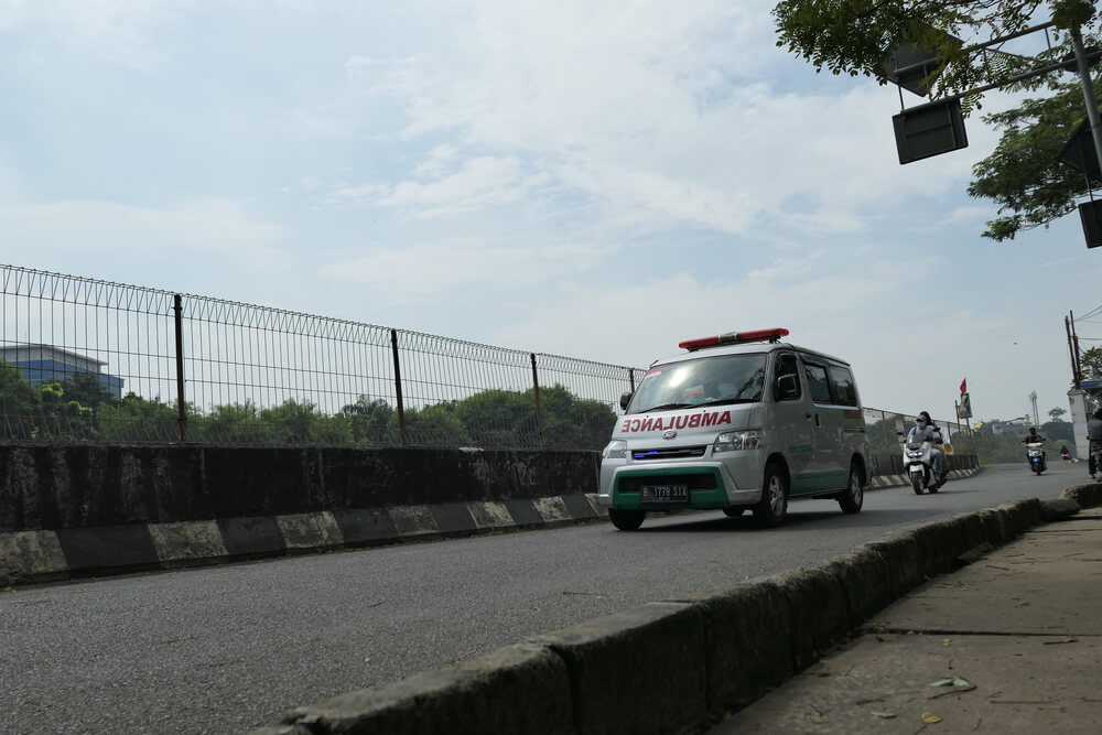 mobil untuk ambulans