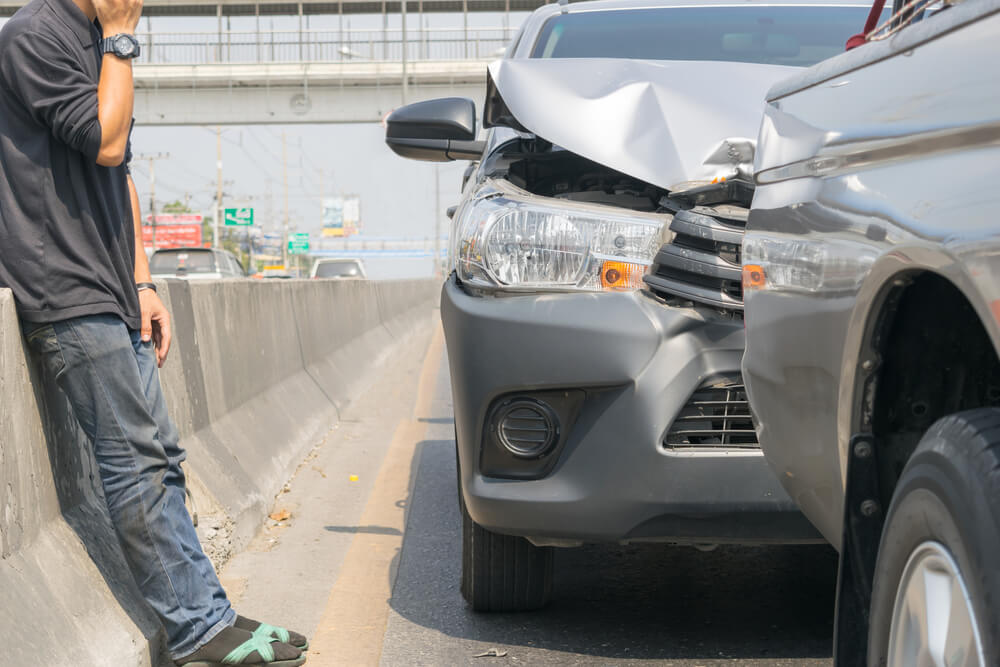 mobil bekas tabrakan