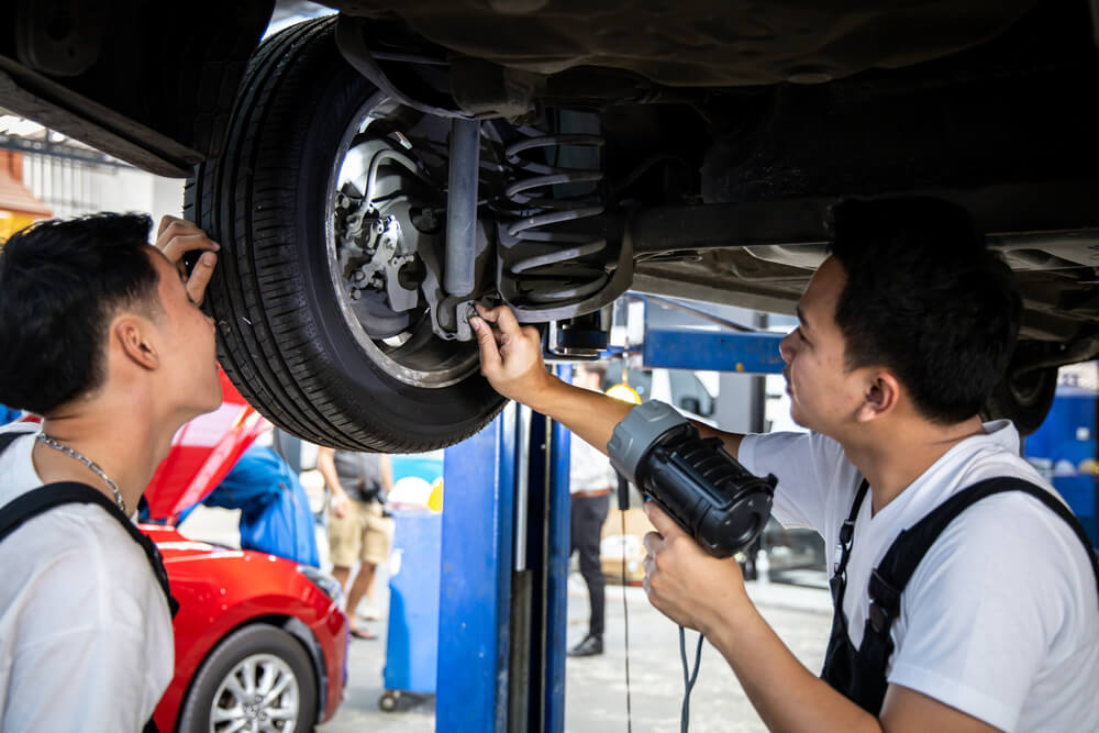 suspensi mobil keras