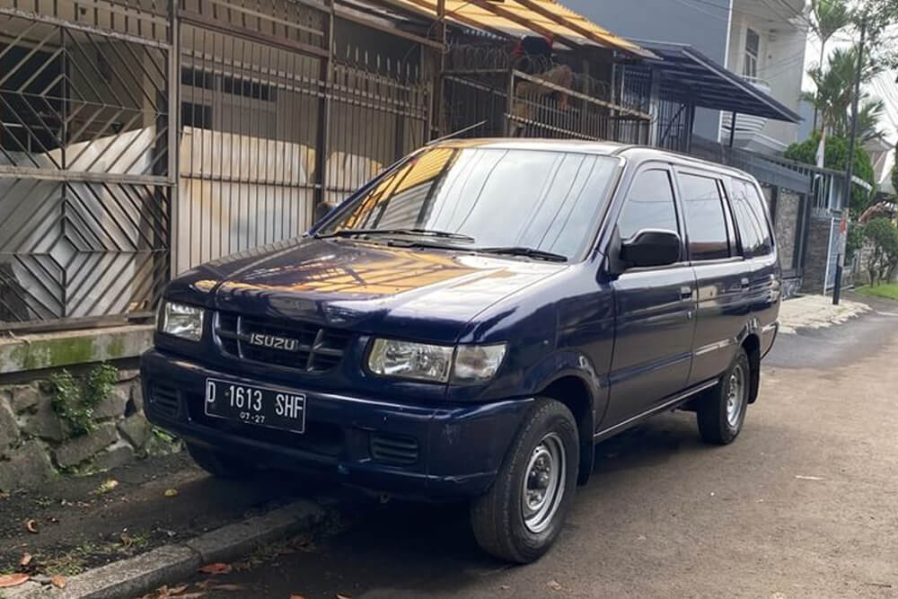 sejarah isuzu panther