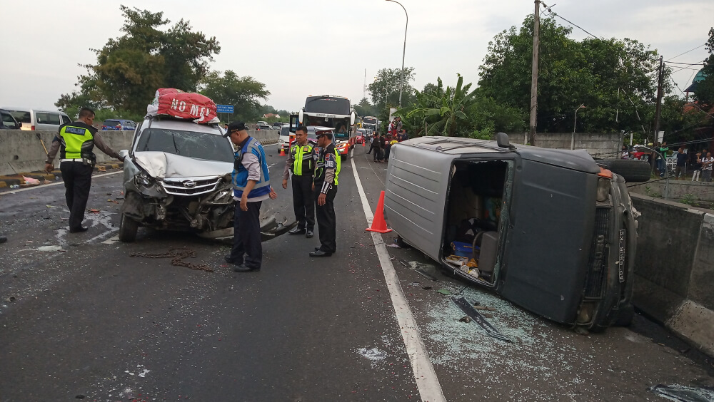 kecelakaan tol cipali