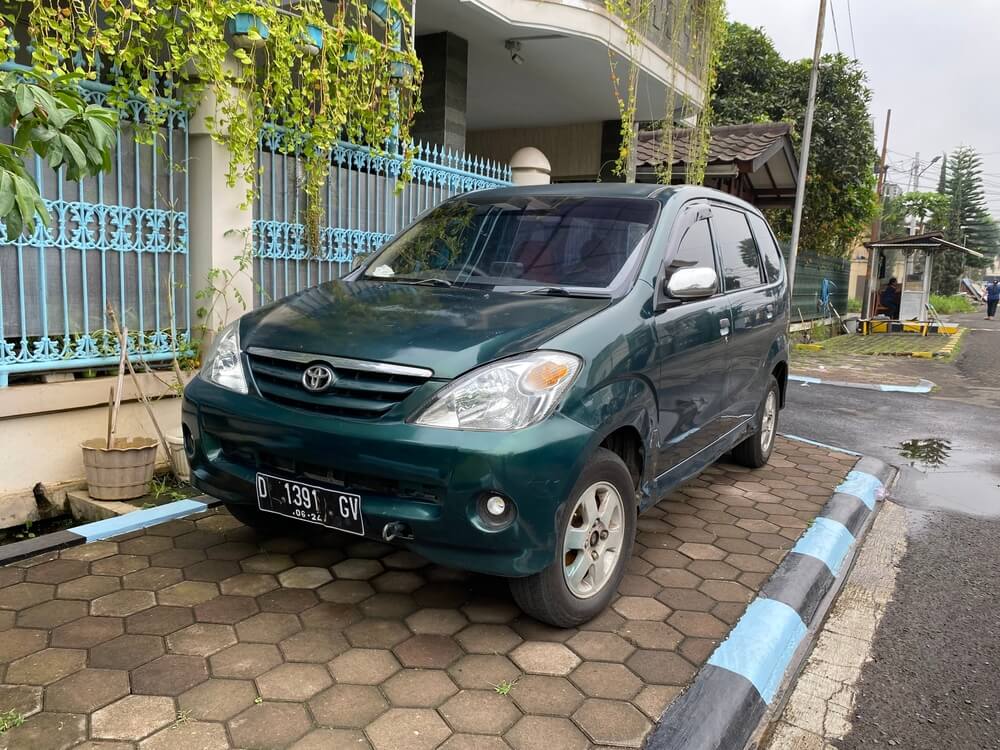 toyota avanza bekas