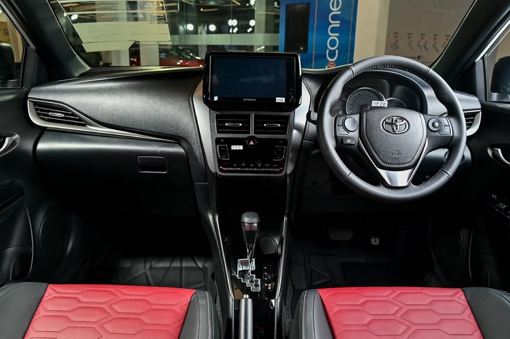 interior yaris facelift