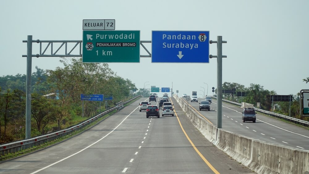 mudik naik mobil ke surabaya