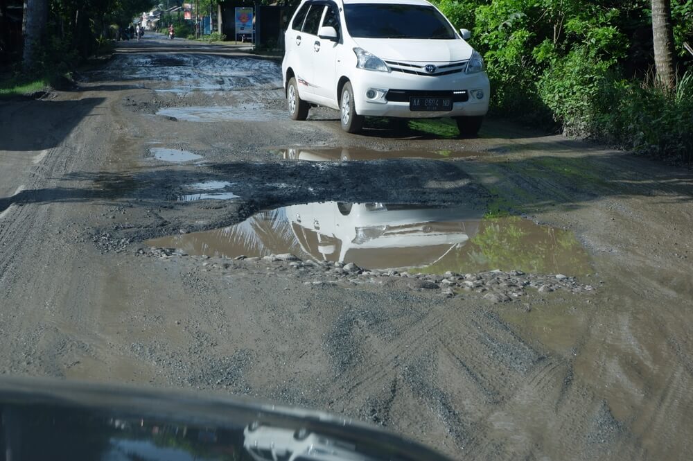 jalan rusak