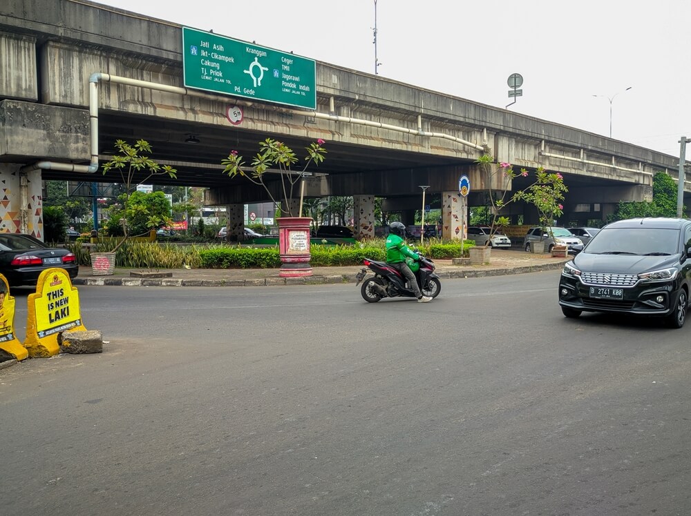 melawan arus