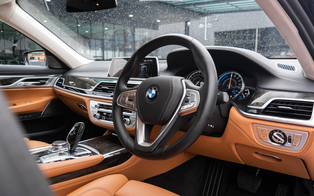 Head Unit Canggih di BMW SUV