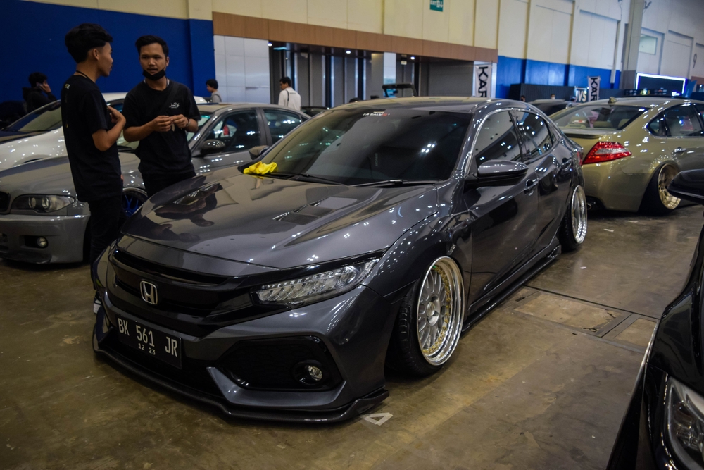 Mobil Sedan Terbaik 2024