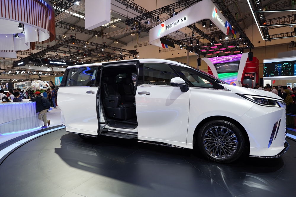 Persiapan Travelling Mewah dengan Lexus Alphard