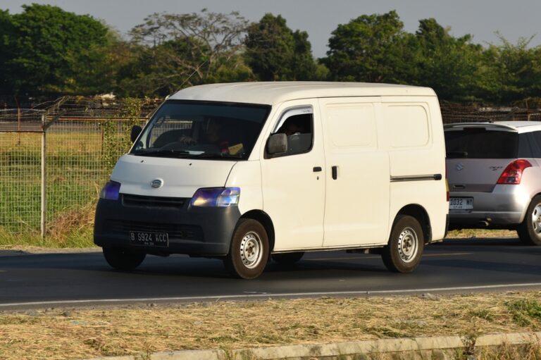 Gran Max Double Cabin mobil pickup dengan kapasitas besar dan desain modern