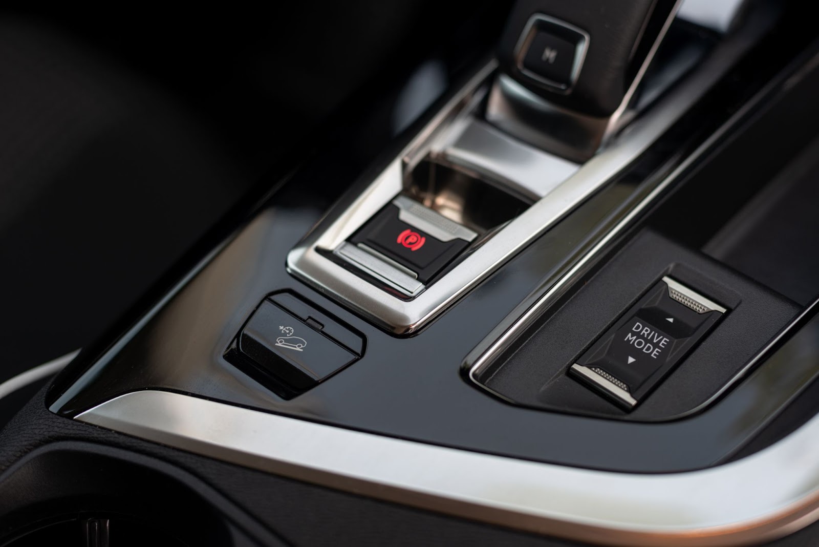 Tips Menggunakan Hill Assist Descent Control pada SUV BMW