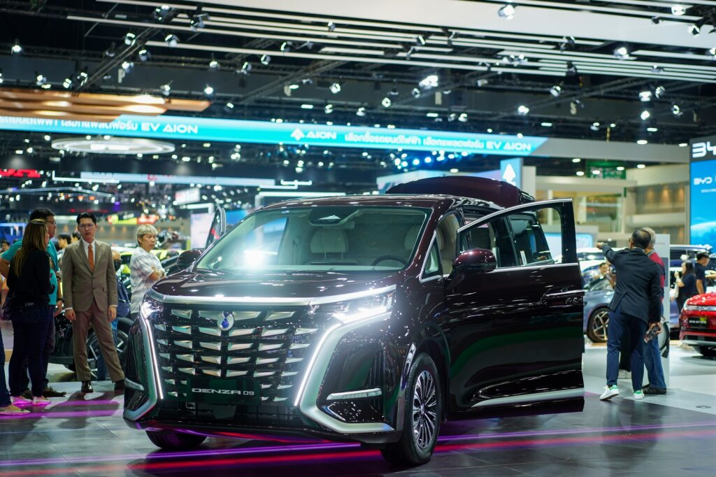 BYD Denza D9