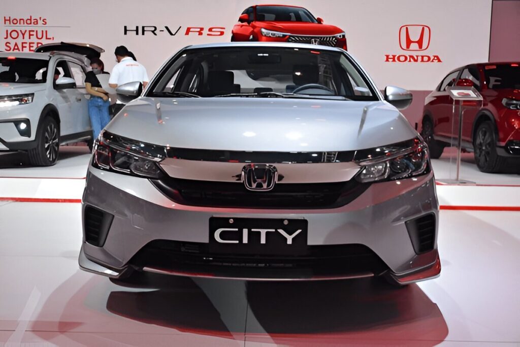 Mobil Sedan Murah untuk Traveling