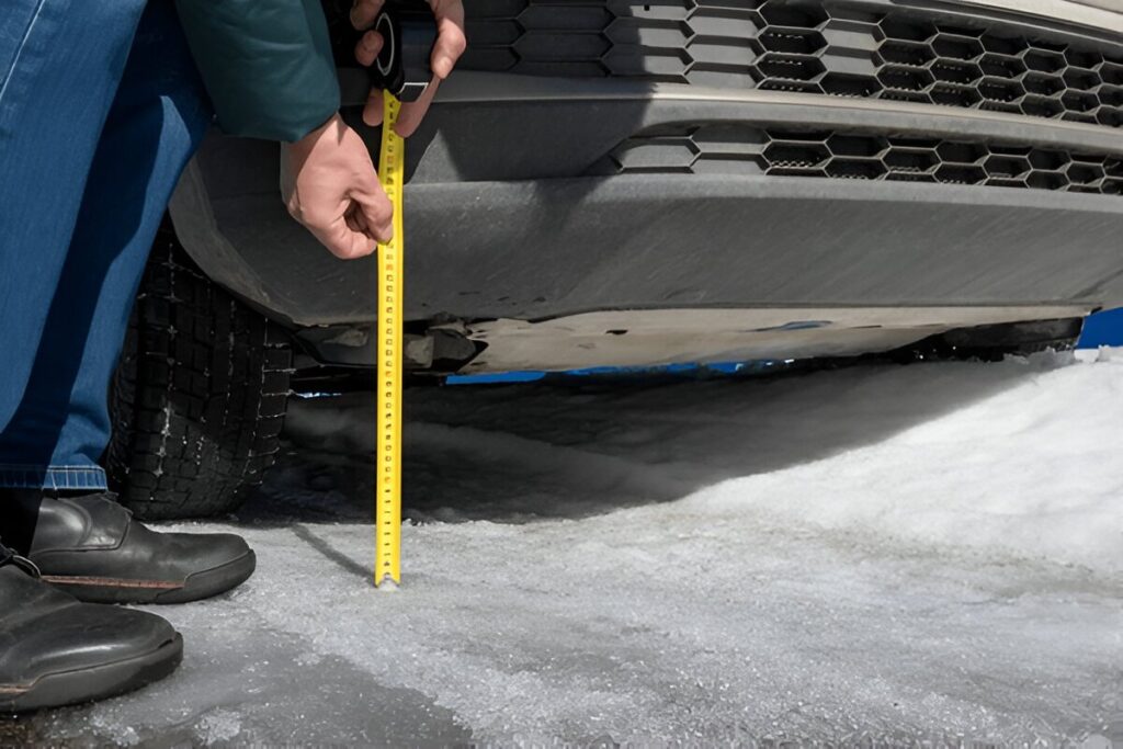 Jalanan Berlubang? Tenang, Ground Clearance Avanza Siap Hadapi.