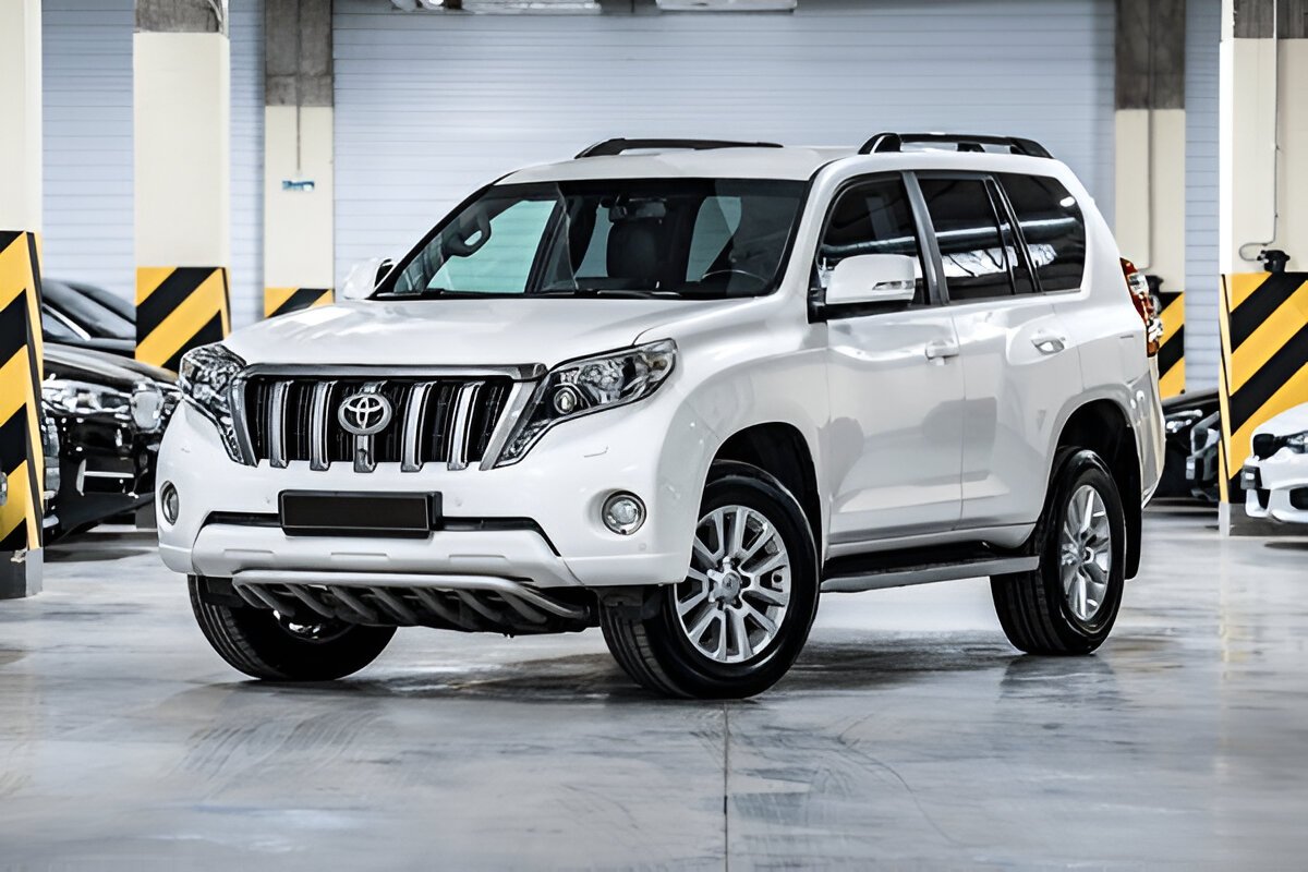 Toyota Land Cruiser SUV Mewah Buat Eksplorasi
