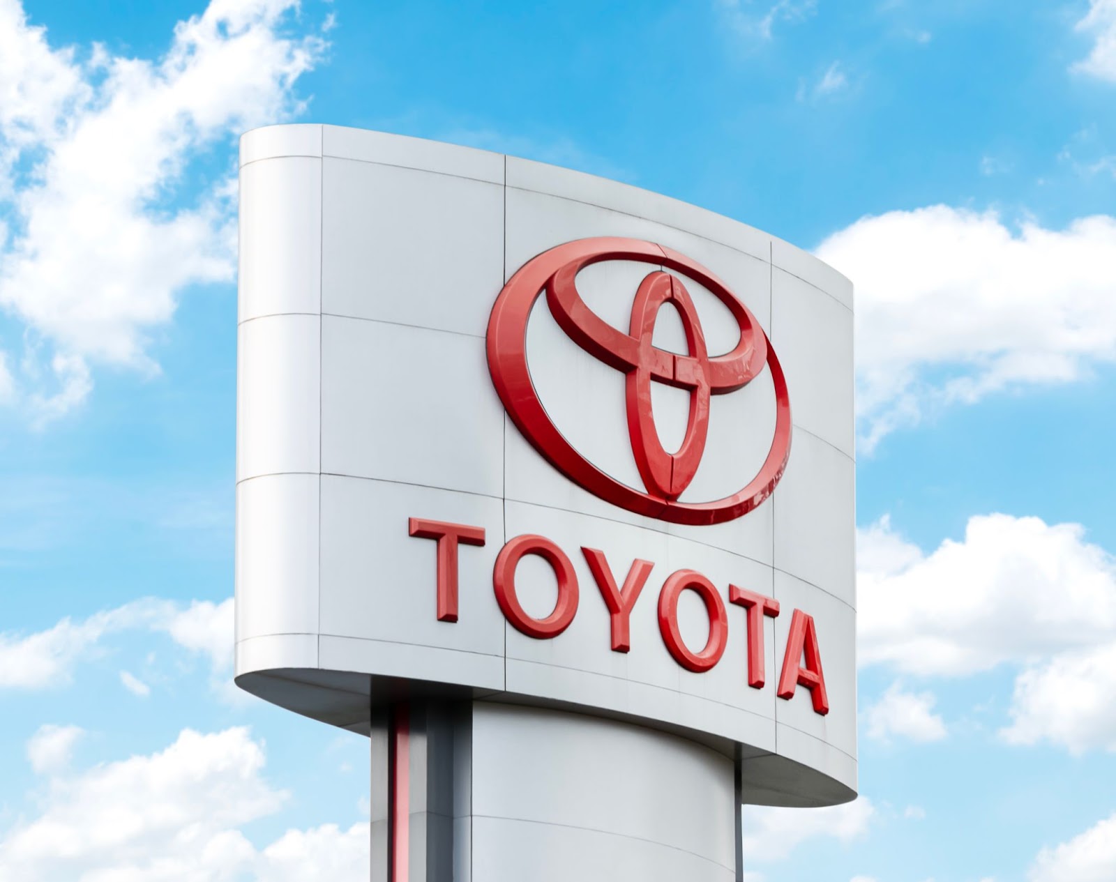 Dealer Toyota Cinere dengan Pengalaman Test Drive yang Tak Terlupakan