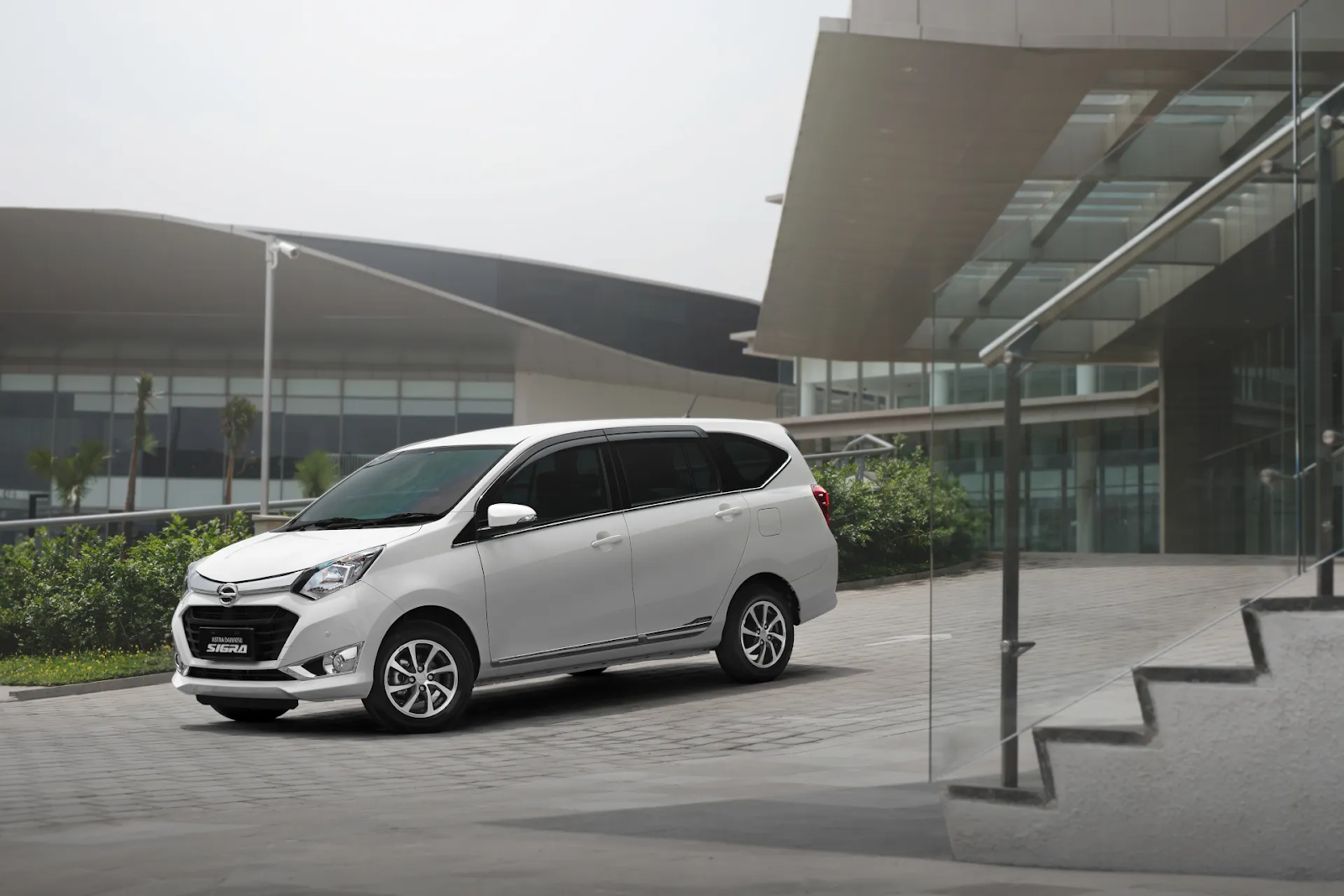 Sigra 2023 Tetap Jadi Mobil Favorit Keluarga Indonesia yang Terjangkau