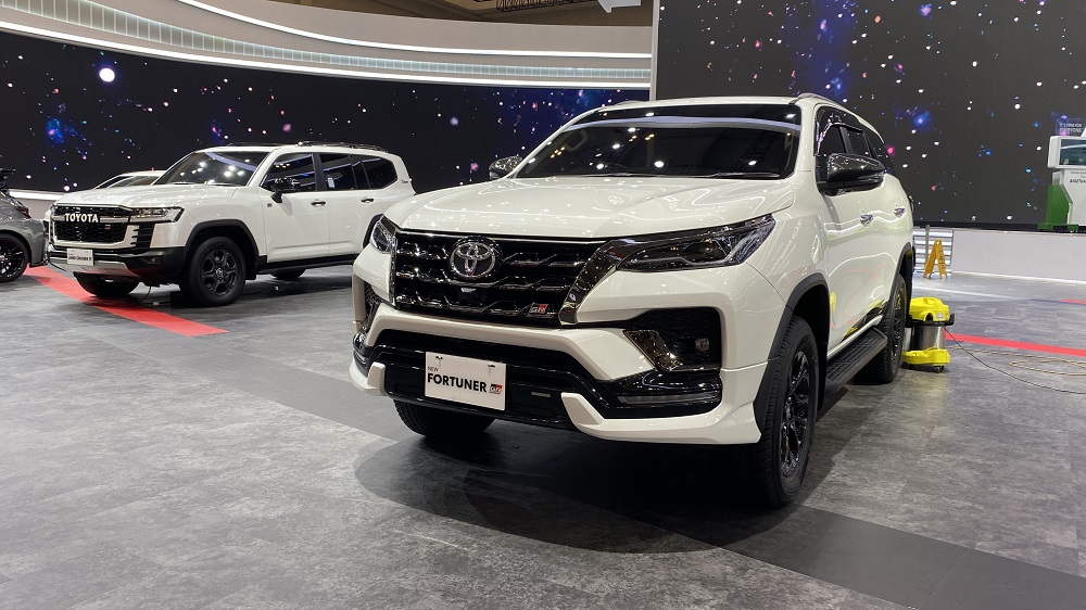 Daftar Harga Fortuner 2024 dan Perbandingan Versi Diesel dan Bensin
