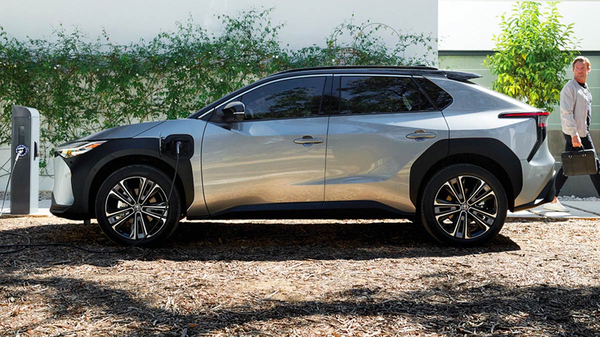 Review Lengkap Keunggulan Toyota bZ4X 2025: Desain, Performa, dan Teknologi