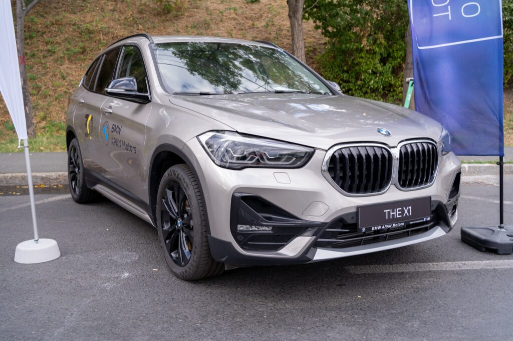 Perbandingan Harga BMW X1 Terbaru dengan Fitur di Kelasnya