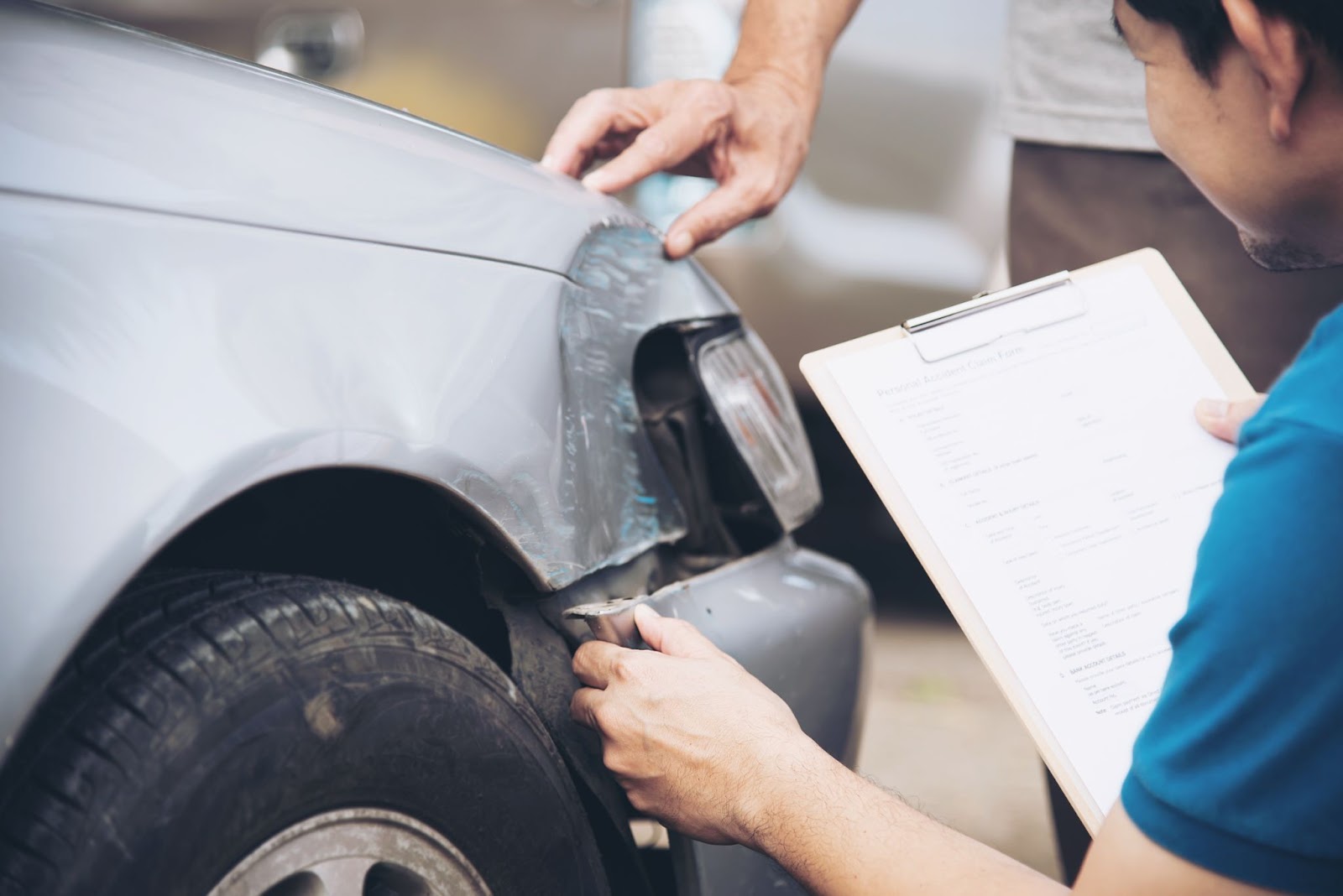 Bumper Mobil Kamu Renggang? Ini Solusi & Estimasi Biaya Berdasarkan Jenis Kerusakannya